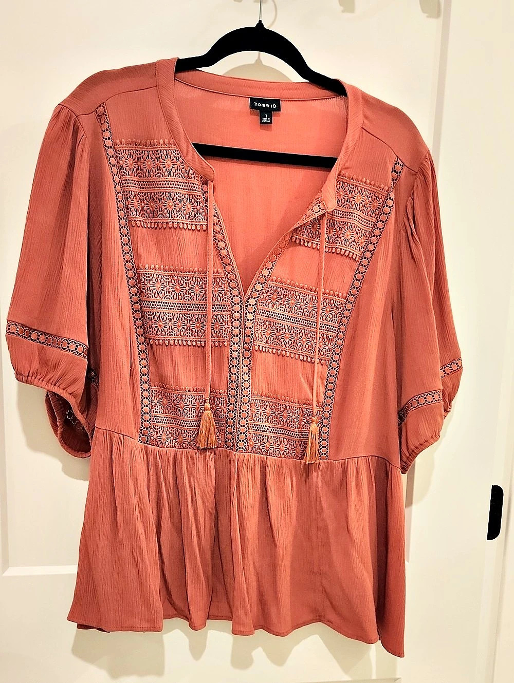 Torrid Crochet Lace Peasant Blouse Coral/Pink Size 1X